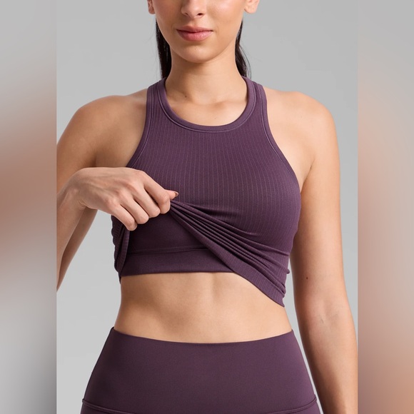 Seamless Ribbed Racerback Crop Tank - Picture 3 of 8
